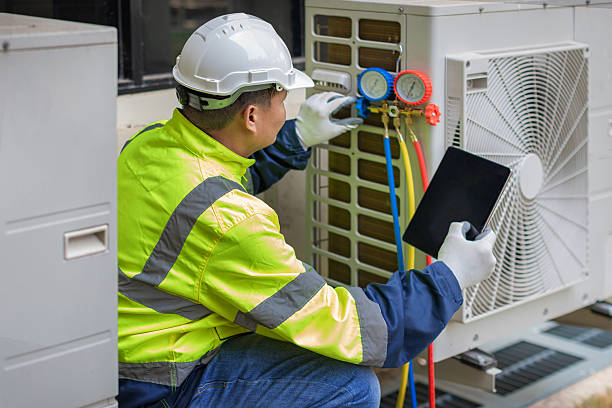 Professional Hvac technician working in Tustin, CA